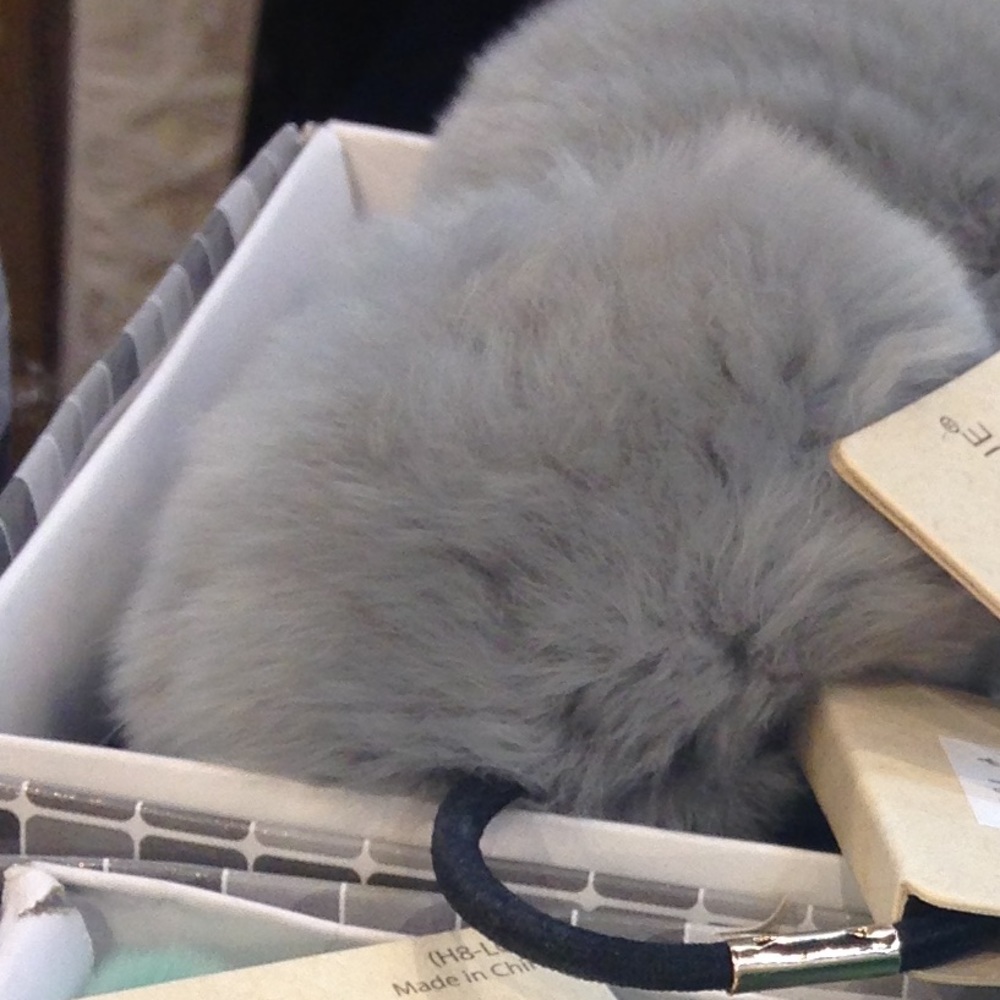 3 ct Rabbit 🐰 Fur Ball Hair Band - Picture 6 of 7